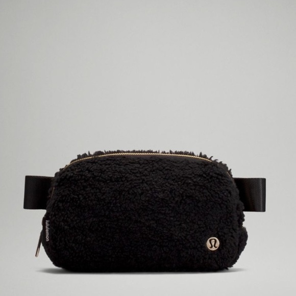lululemon athletica Handbags - NWT Lululemon Everywhere Fleece Belt Bag